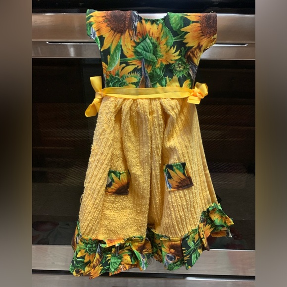 Kitchen Decor Towel Dress: Grapevine Design - Picture 5 of 6